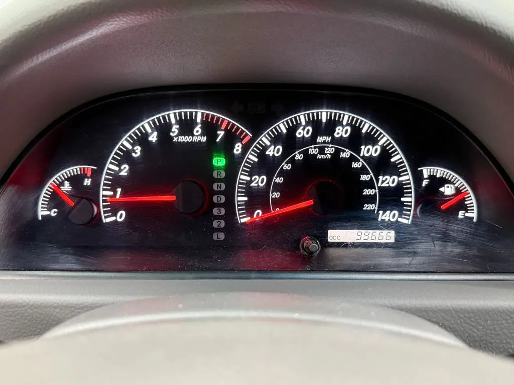 Toyota Camry photo 20