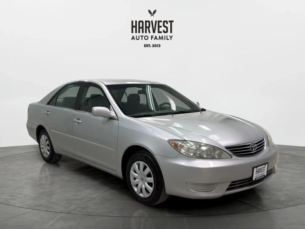 Toyota Camry photo 10