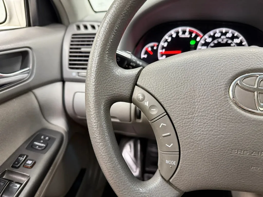 Toyota Camry photo 24