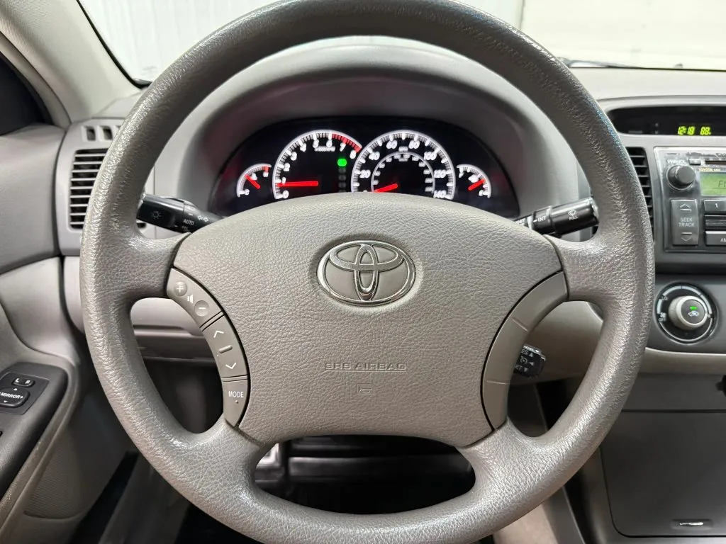 Toyota Camry photo 19