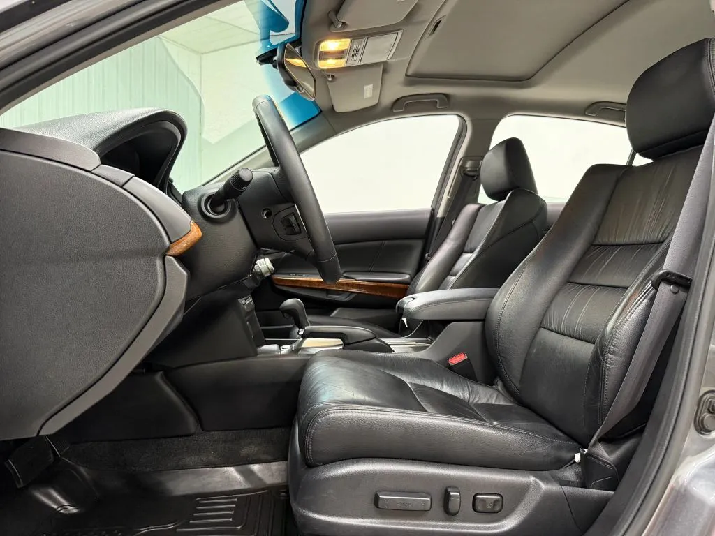 Honda Accord photo 15