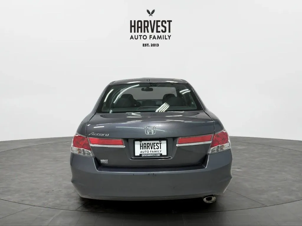 Honda Accord photo 5