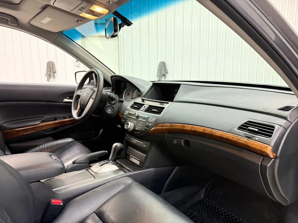 Honda Accord photo 14