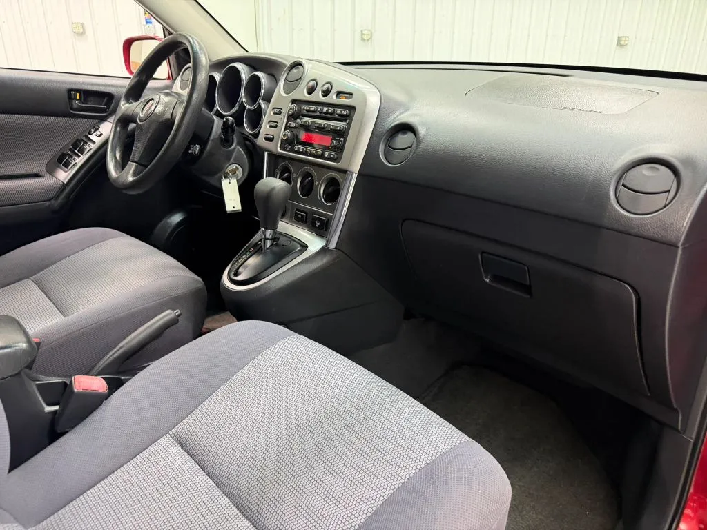 Pontiac Vibe photo 14