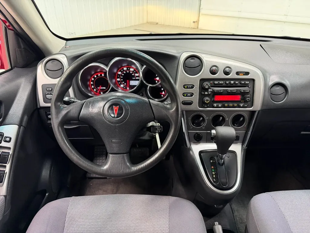 Pontiac Vibe photo 19