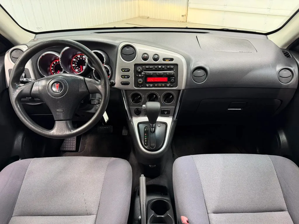 Pontiac Vibe photo 13