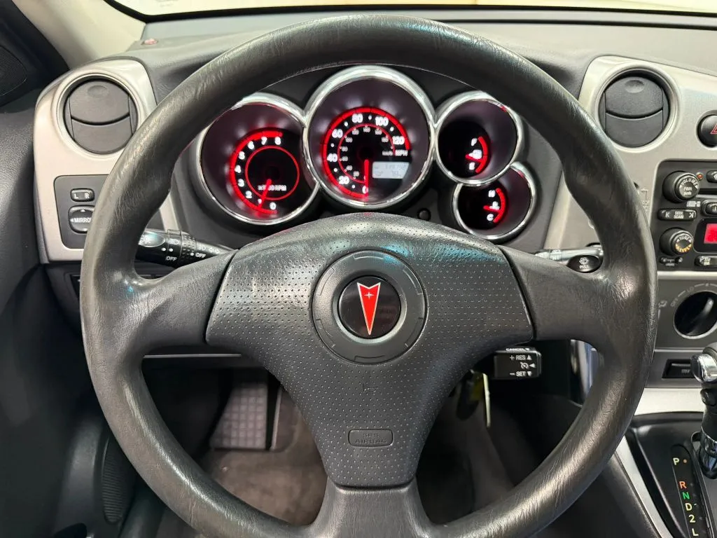 Pontiac Vibe photo 20