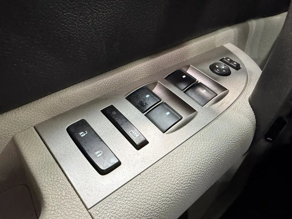 Chevrolet Silverado photo 26