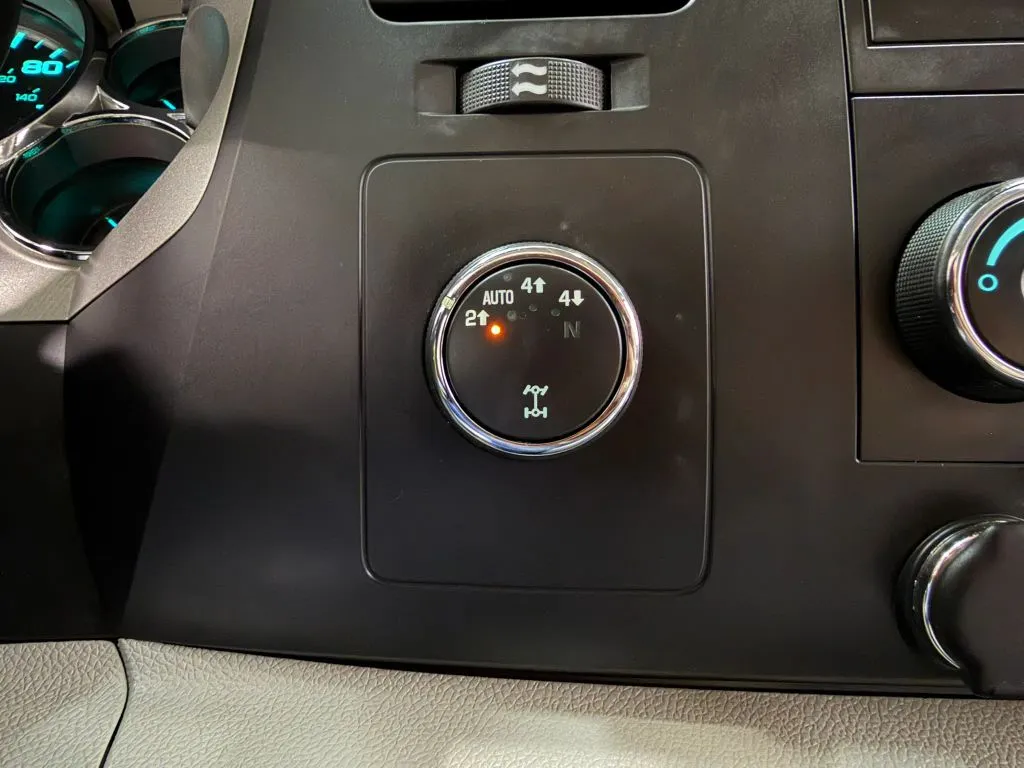 Chevrolet Silverado photo 25