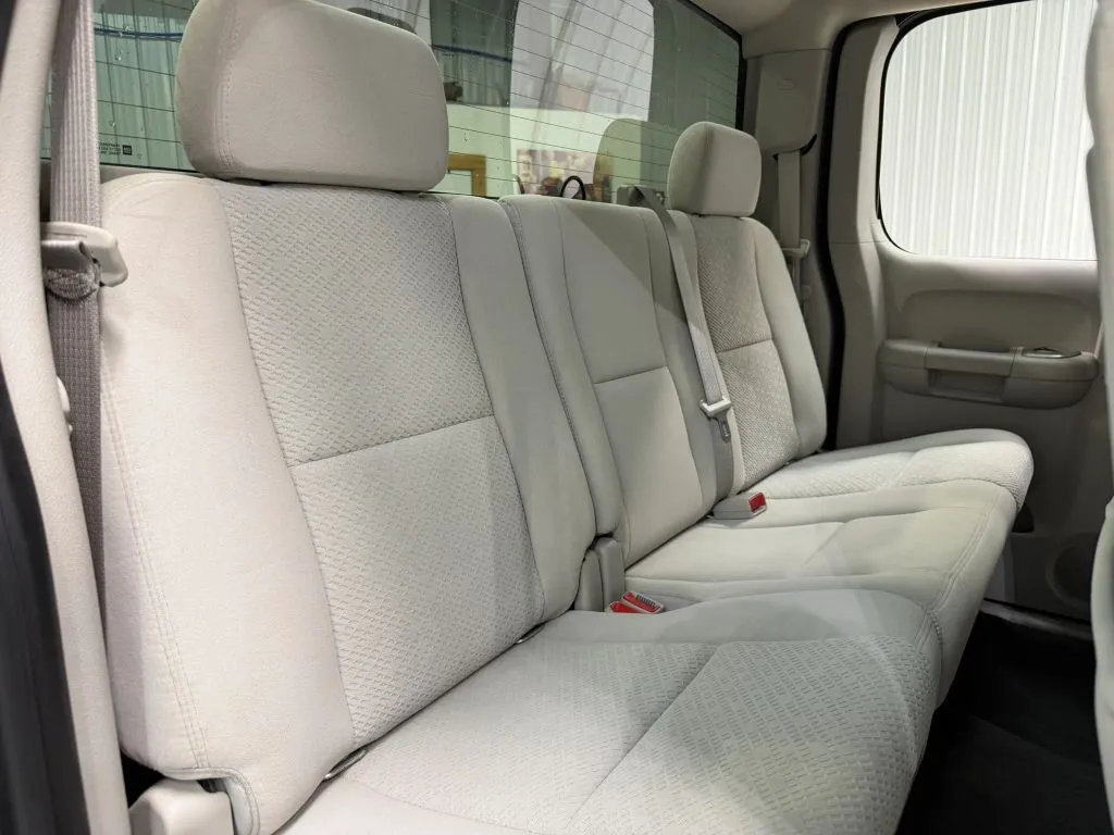 Chevrolet Silverado photo 18