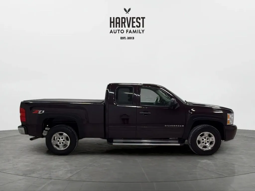 Chevrolet Silverado photo 8