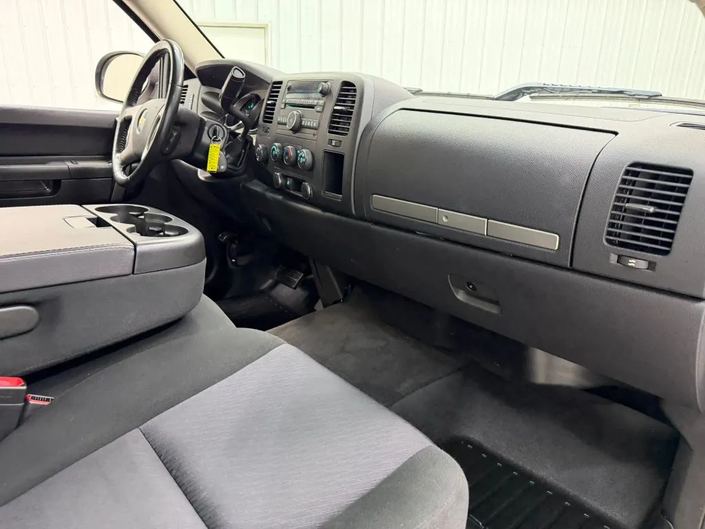Chevrolet Silverado photo 12