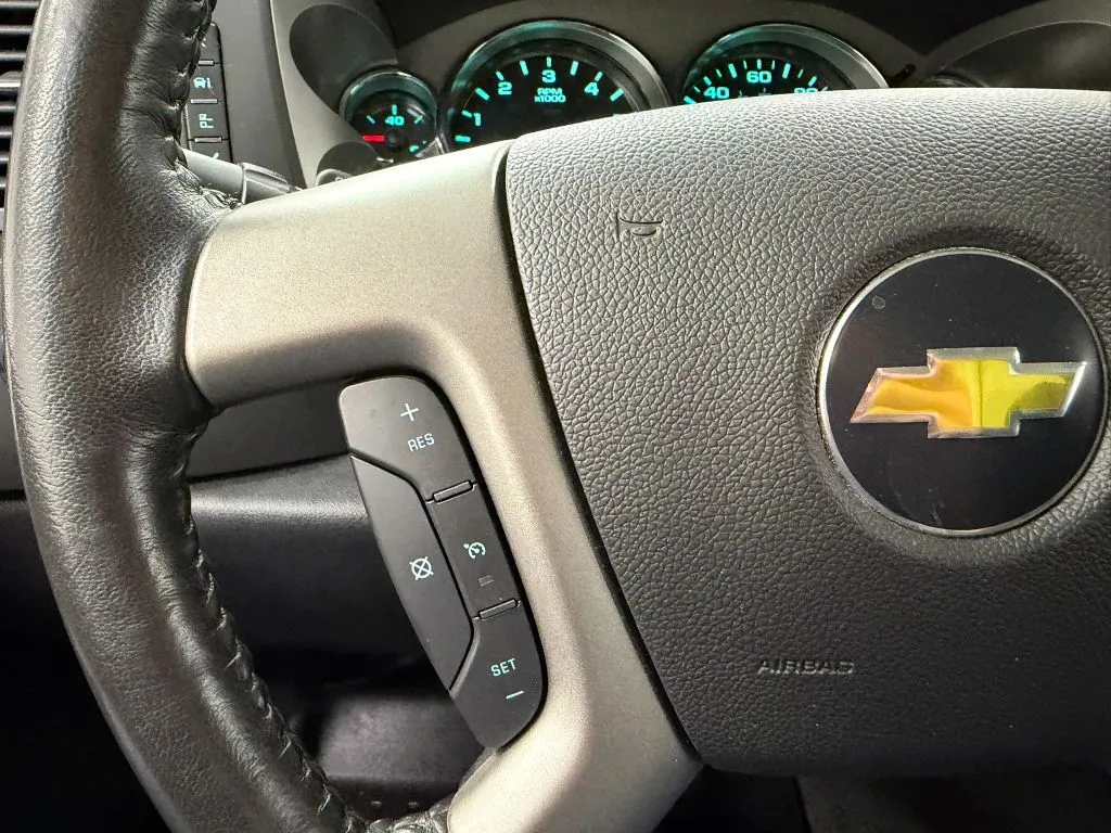 Chevrolet Silverado photo 23