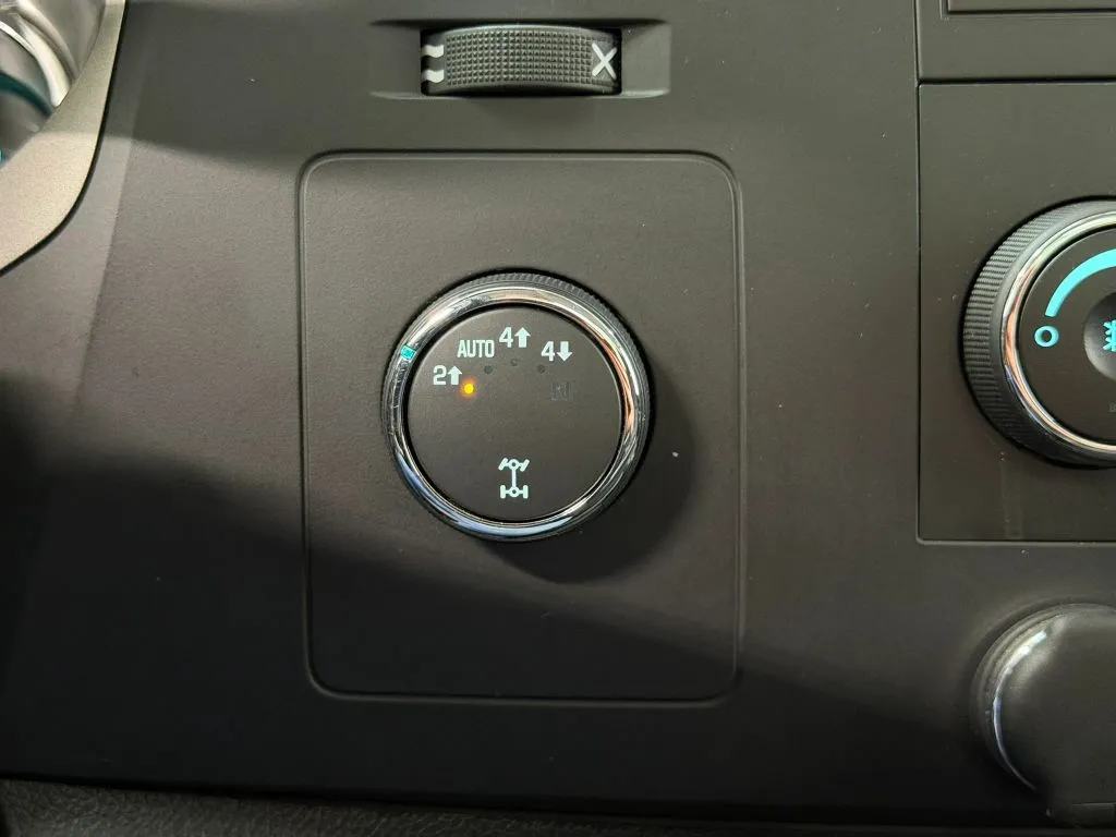 Chevrolet Silverado photo 21