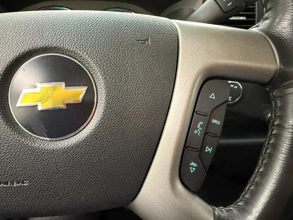 Chevrolet Silverado photo 24