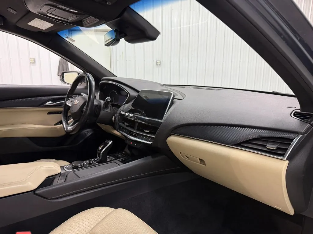 Cadillac CT5 photo 14