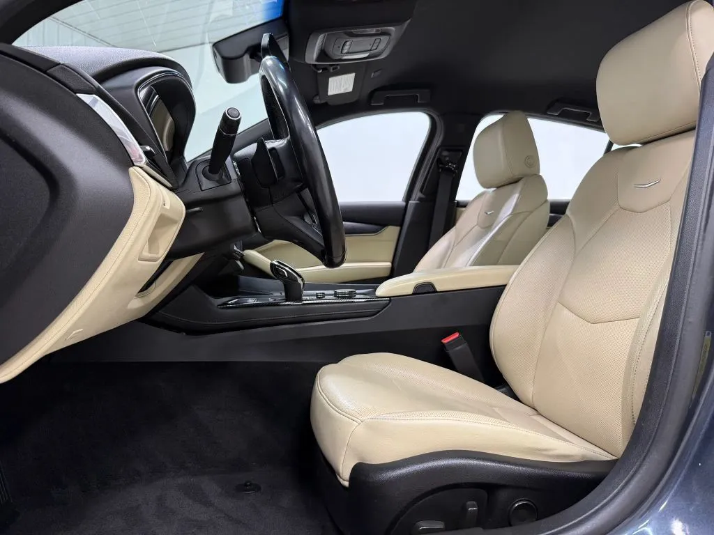 Cadillac CT5 photo 15