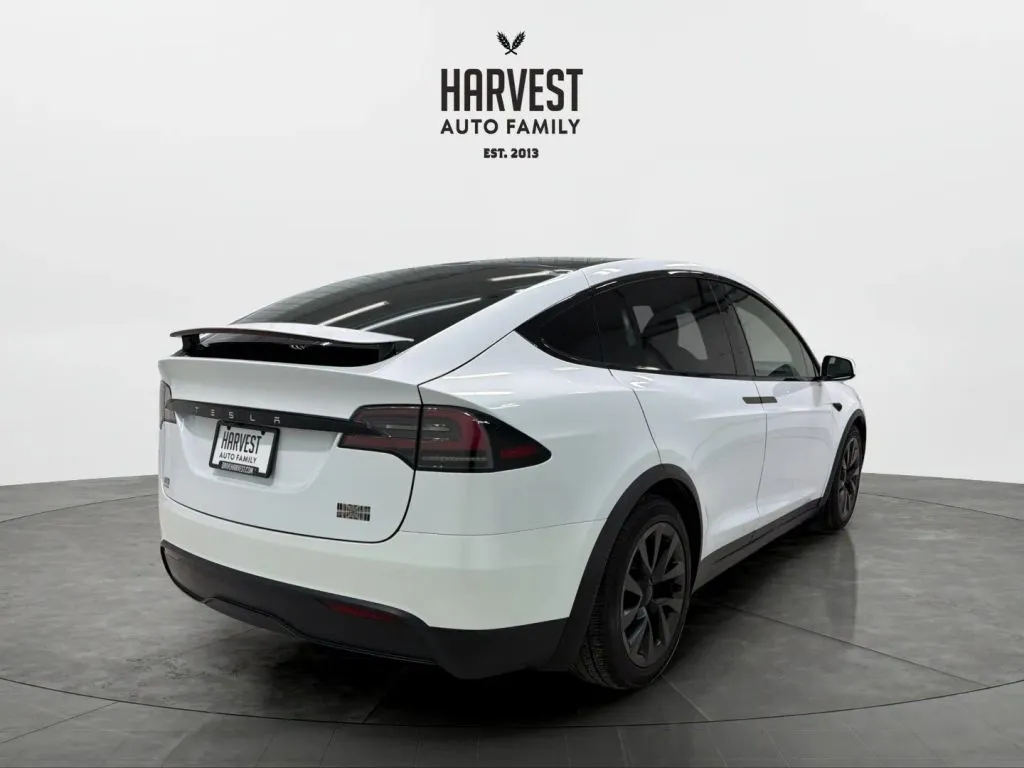 Tesla Model X photo 6