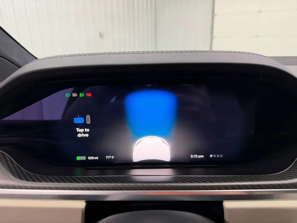 Tesla Model X photo 28