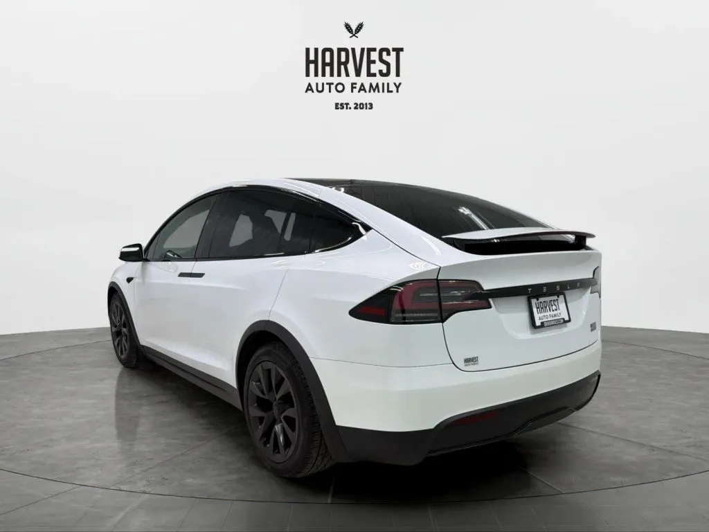 Tesla Model X photo 4