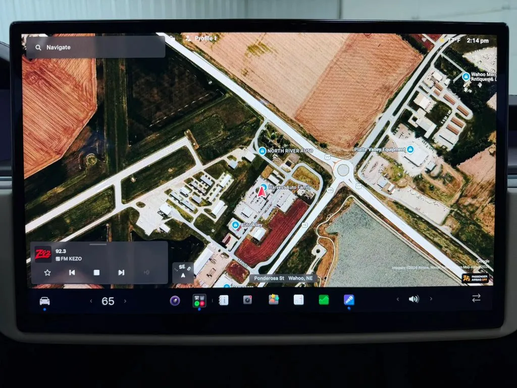 Tesla Model X photo 29