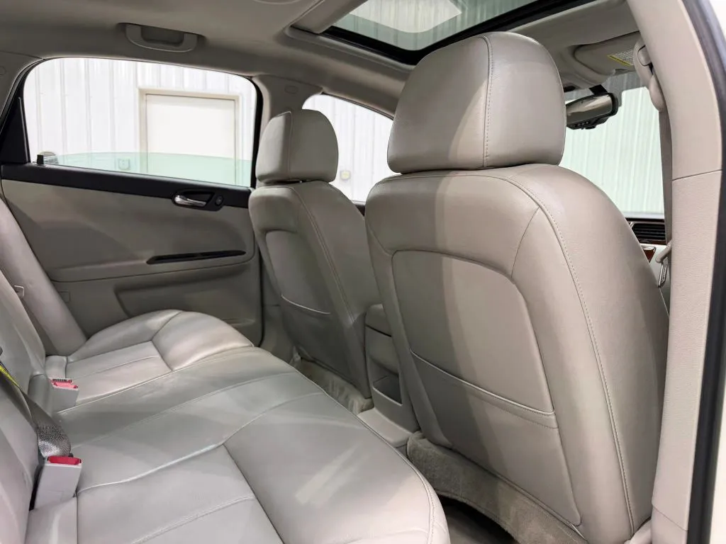 Chevrolet Impala photo 17