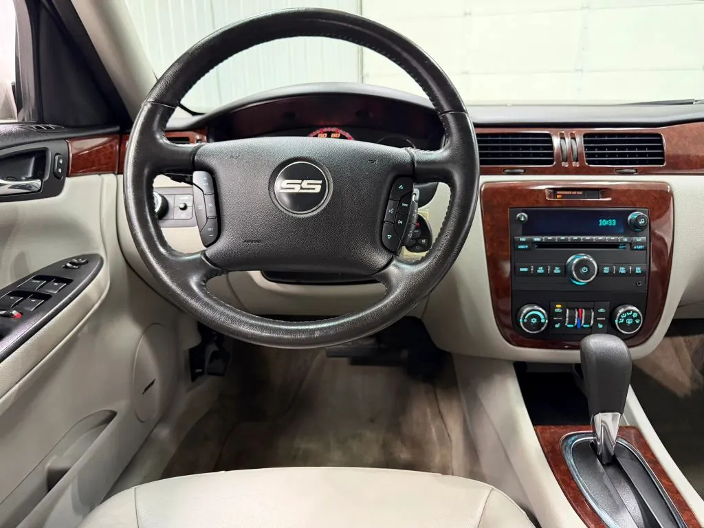 Chevrolet Impala photo 18