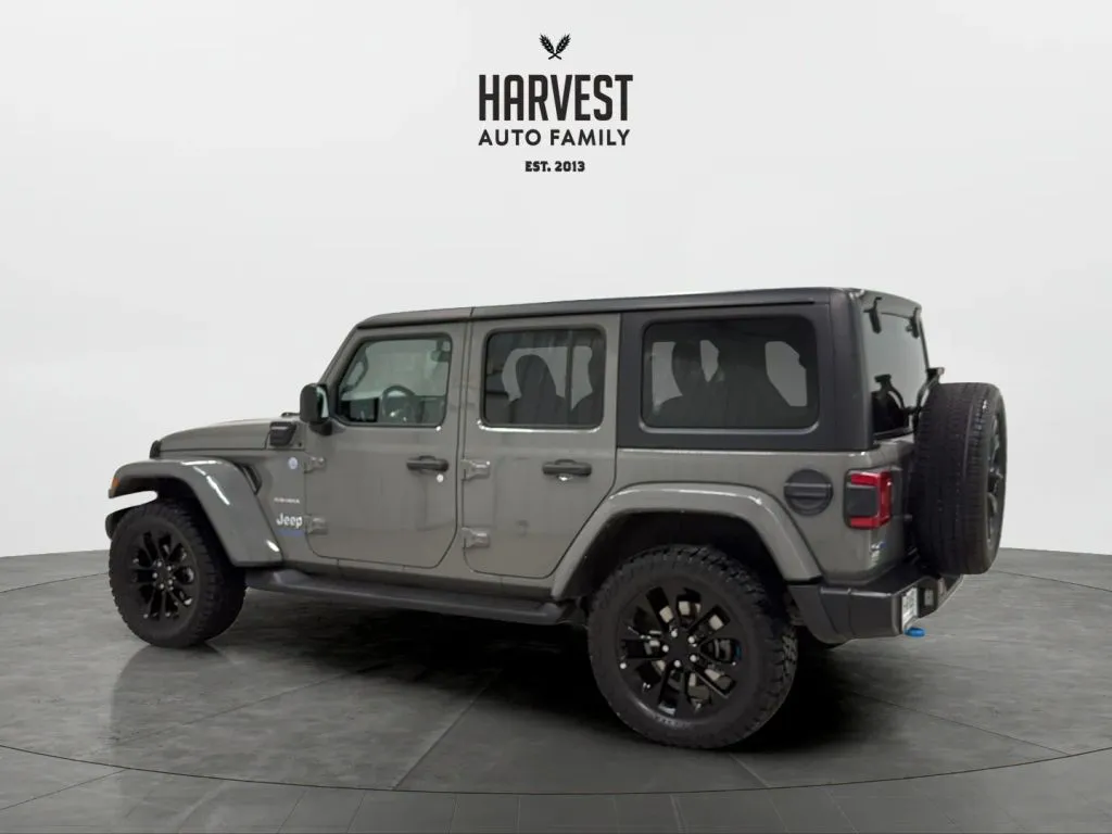 Jeep Wrangler photo 3