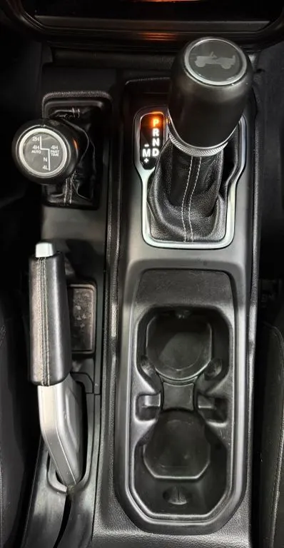 Jeep Wrangler photo 26