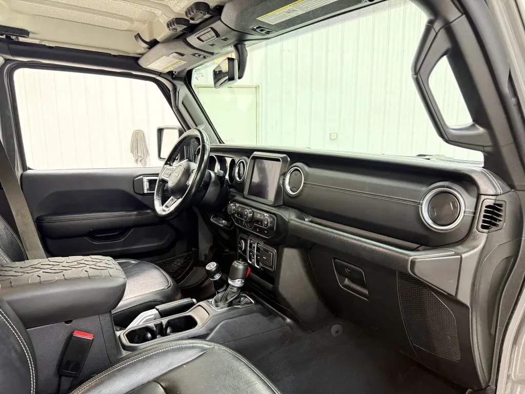 Jeep Wrangler photo 14