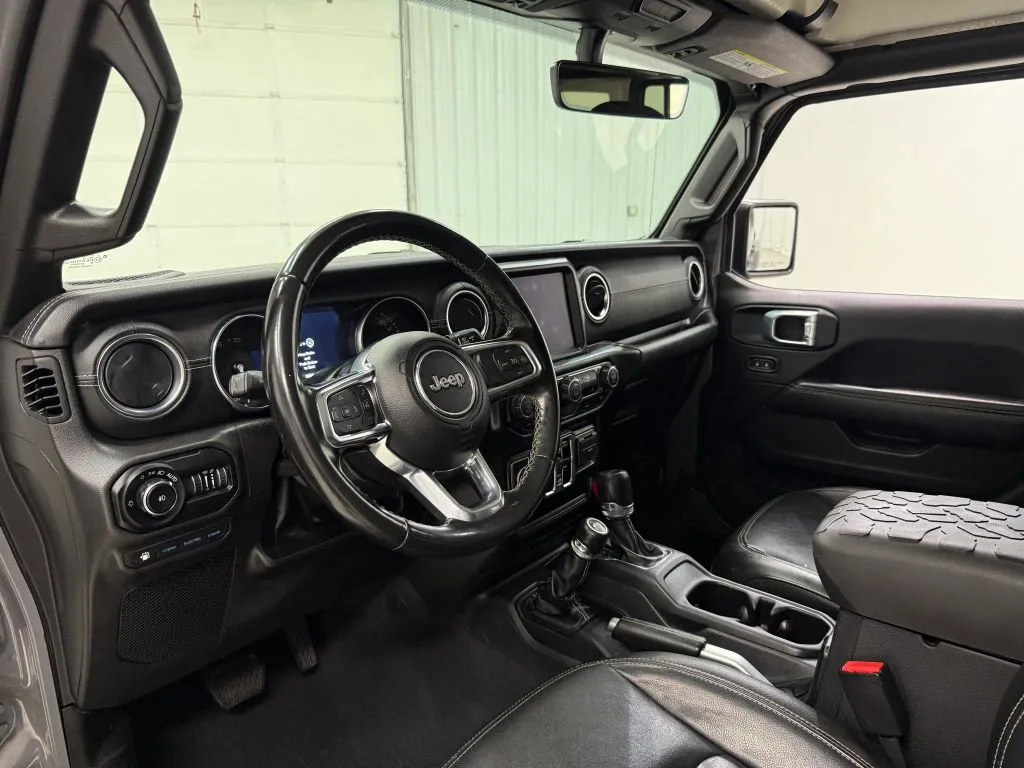 Jeep Wrangler photo 12