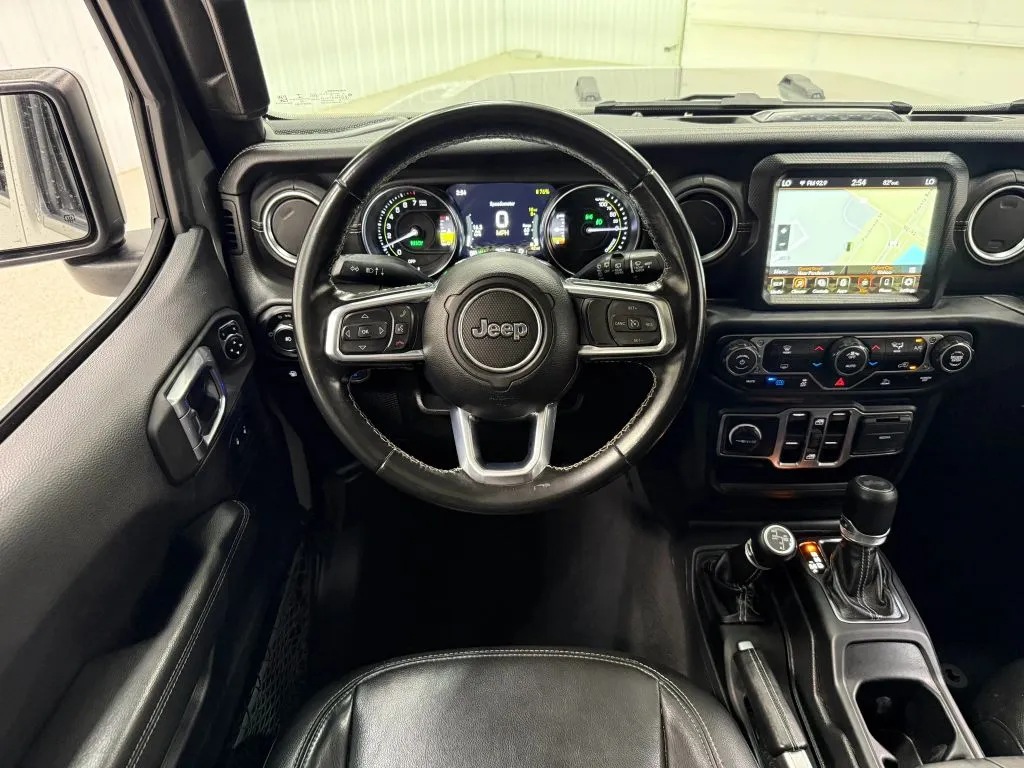 Jeep Wrangler photo 19
