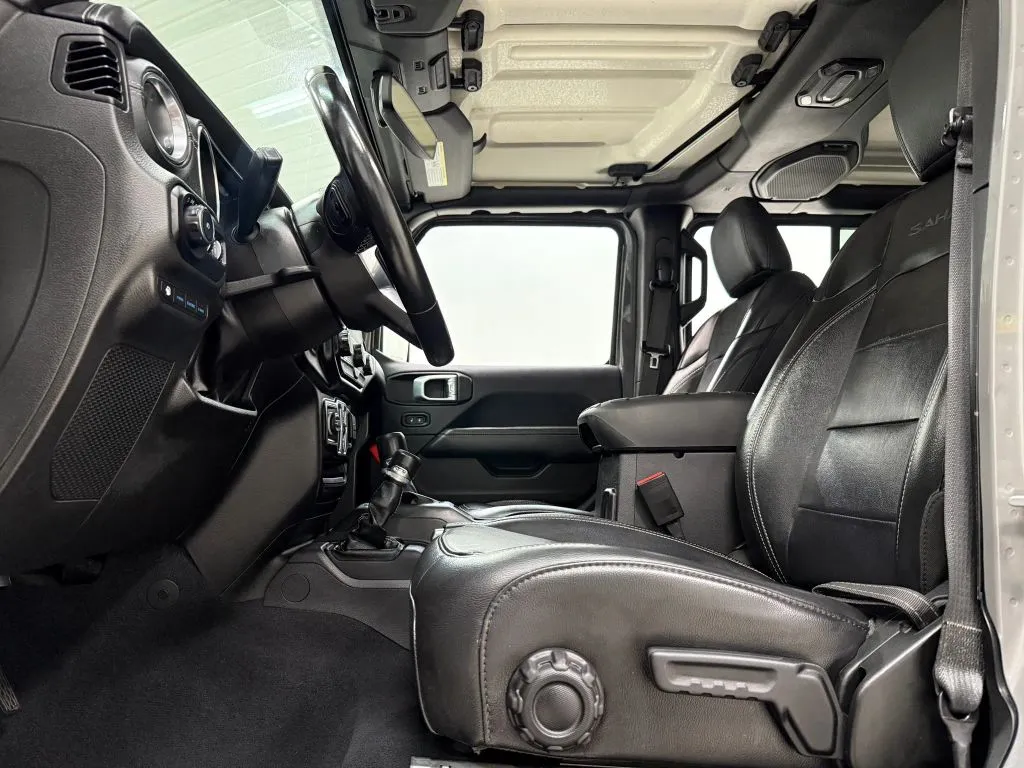 Jeep Wrangler photo 15