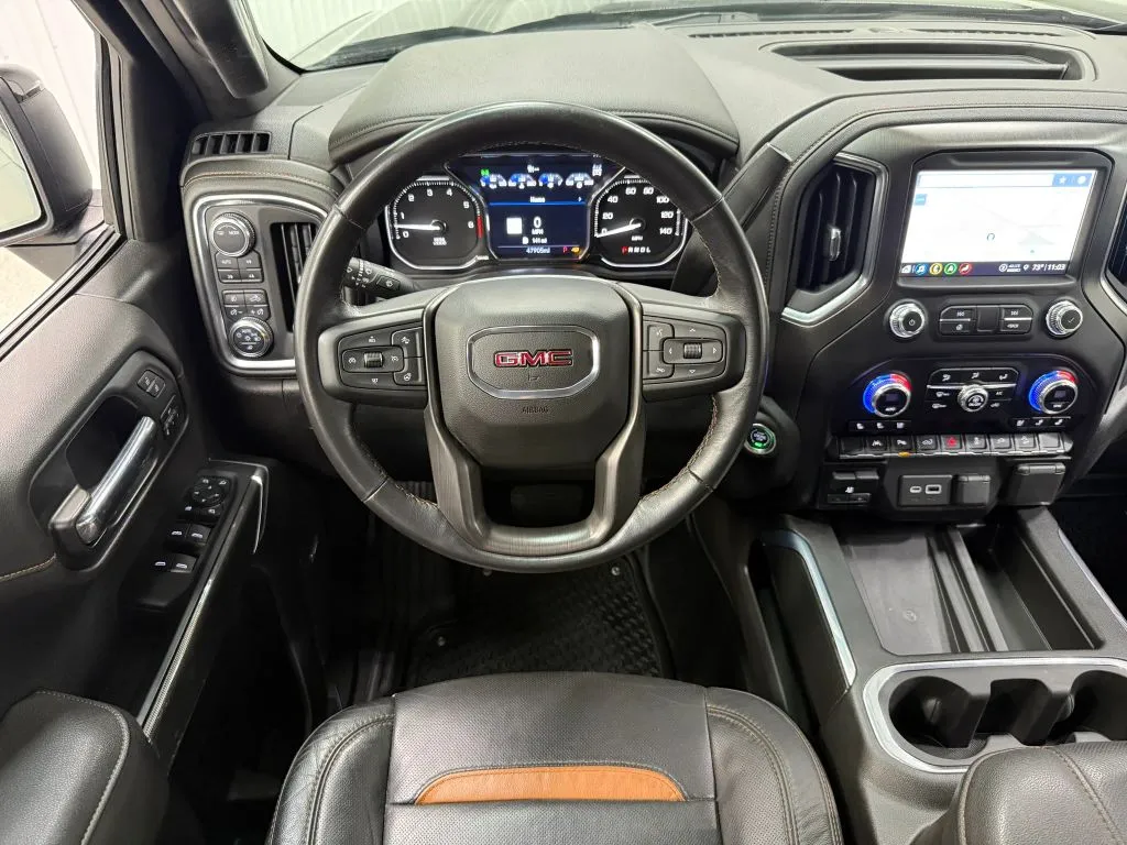 GMC Sierra photo 18