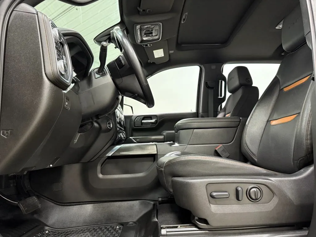GMC Sierra photo 15