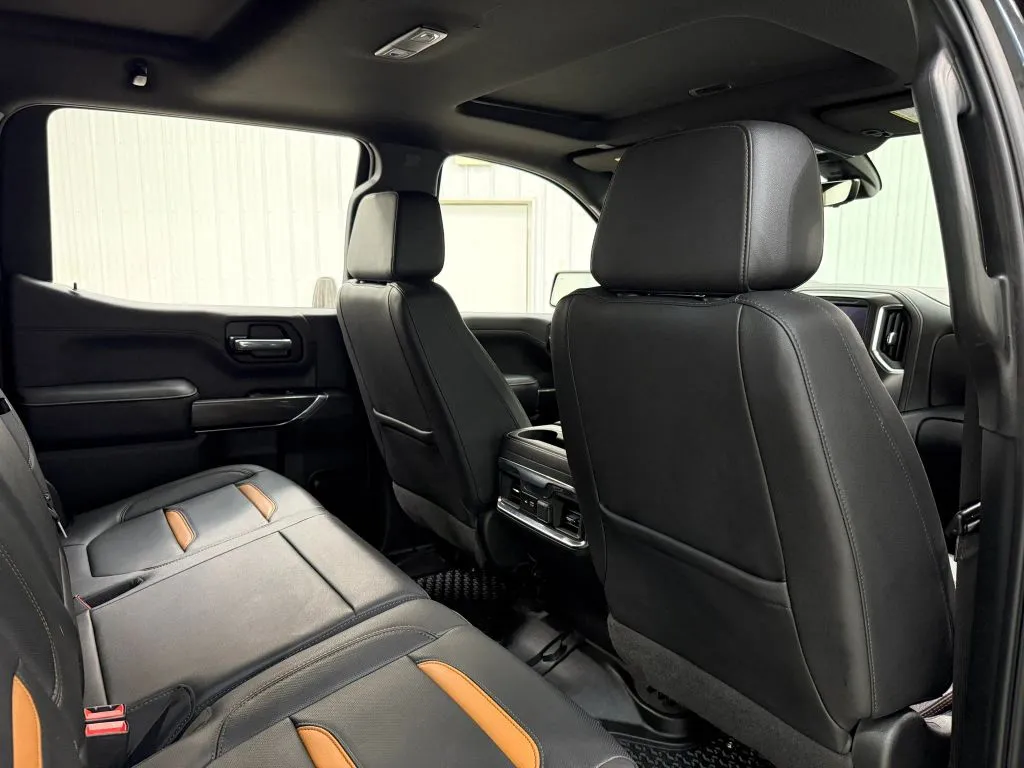 GMC Sierra photo 17