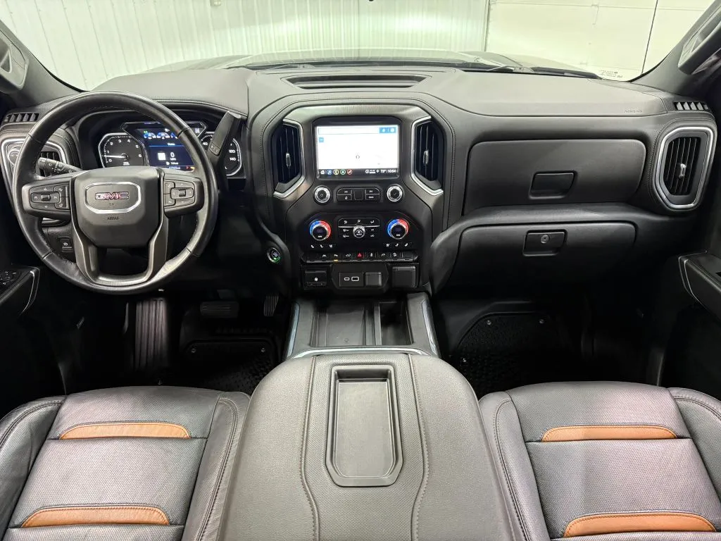 GMC Sierra photo 13