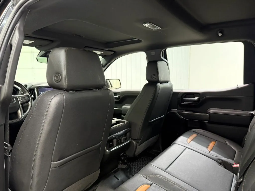 GMC Sierra photo 16