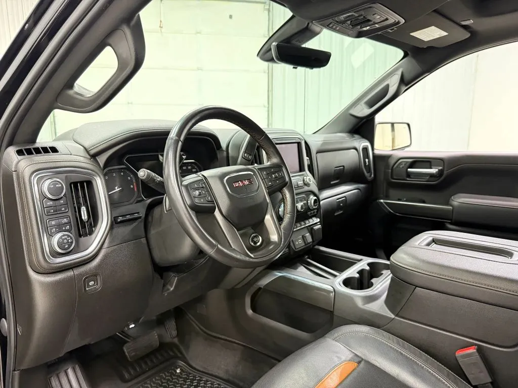 GMC Sierra photo 12