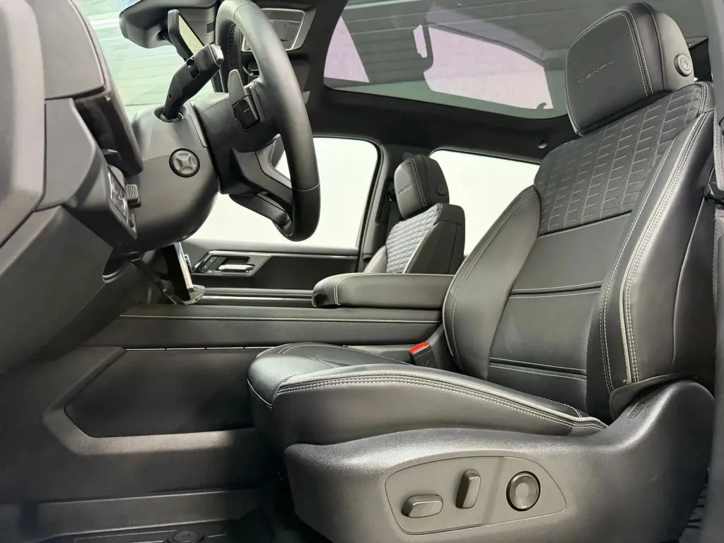 GMC Sierra photo 15