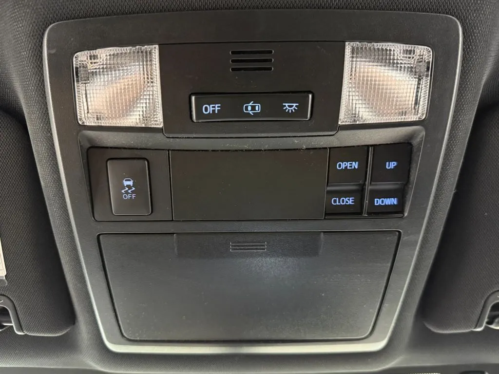 Toyota Tacoma photo 27