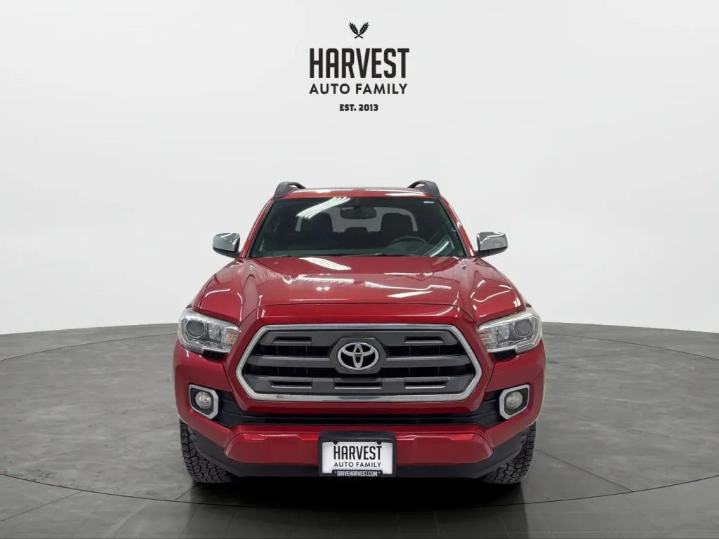 Toyota Tacoma photo 11