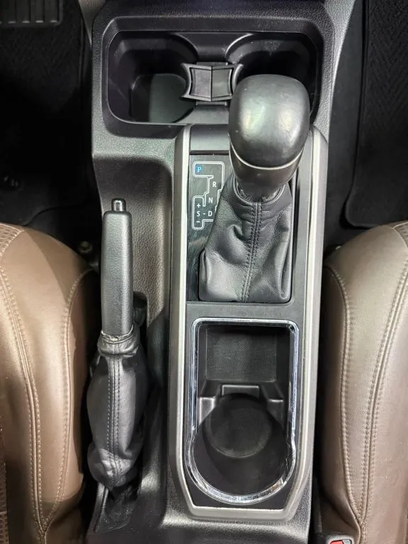 Toyota Tacoma photo 26
