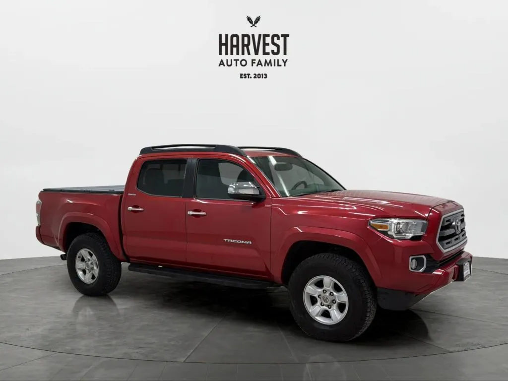Toyota Tacoma photo 9