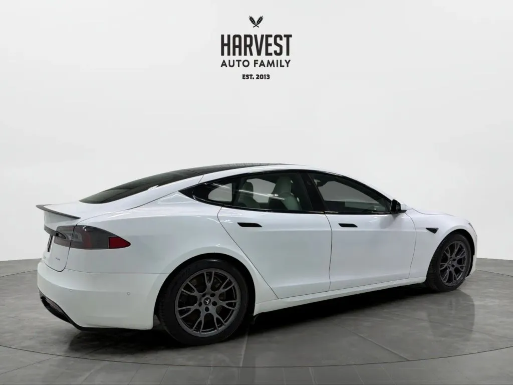 Tesla Model S photo 7