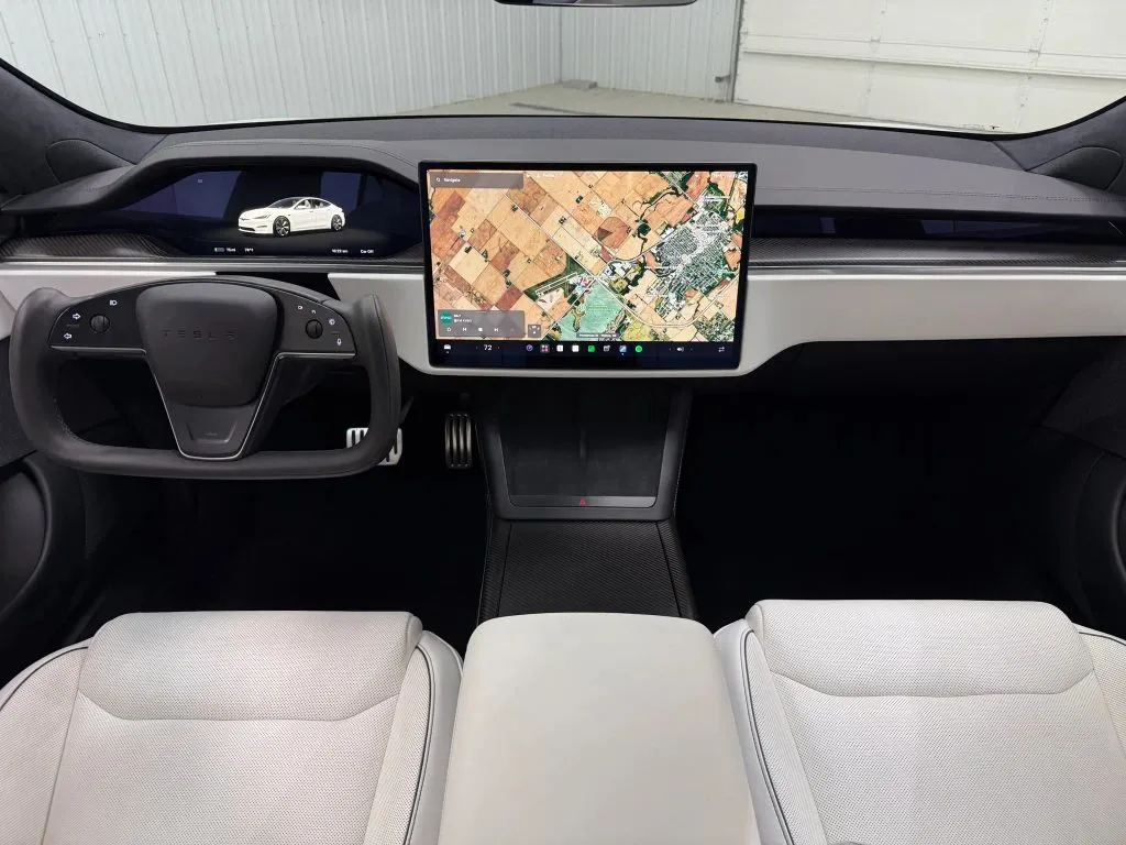 Tesla Model S photo 13