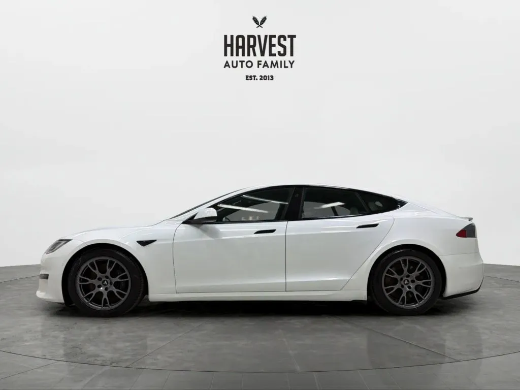 Tesla Model S photo 2