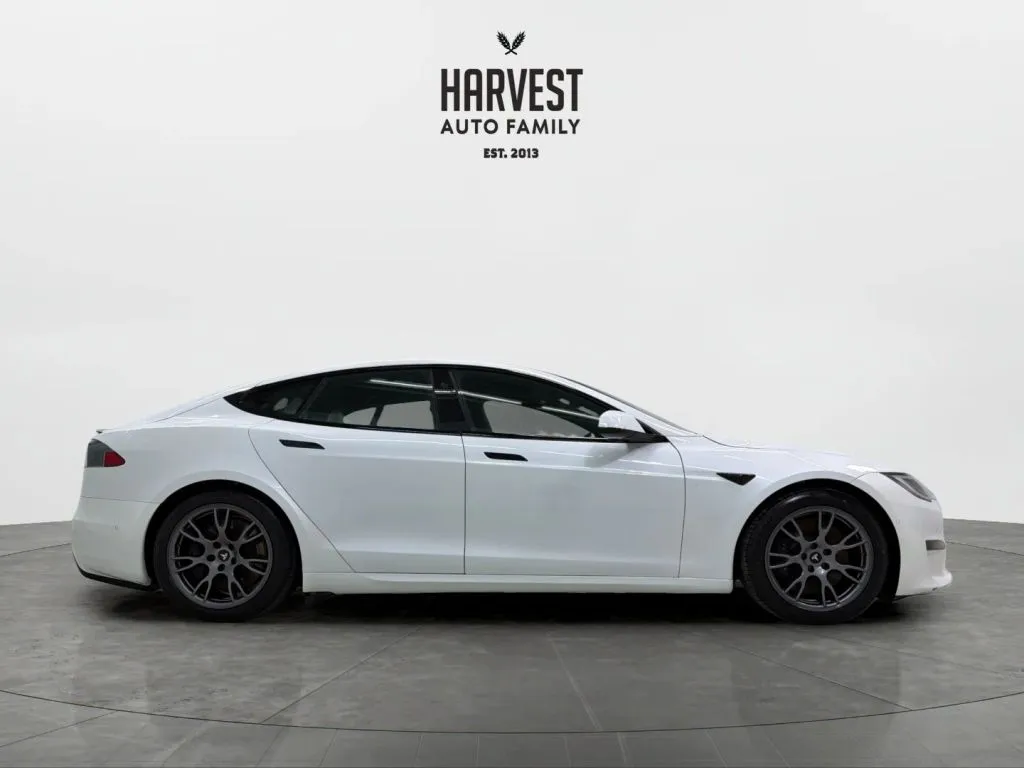 Tesla Model S photo 8