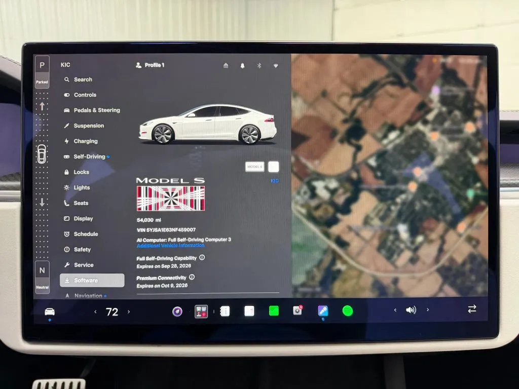 Tesla Model S photo 25