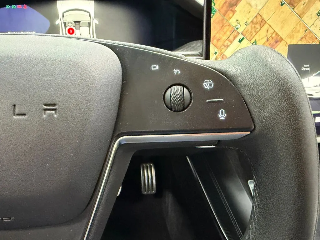 Tesla Model S photo 30